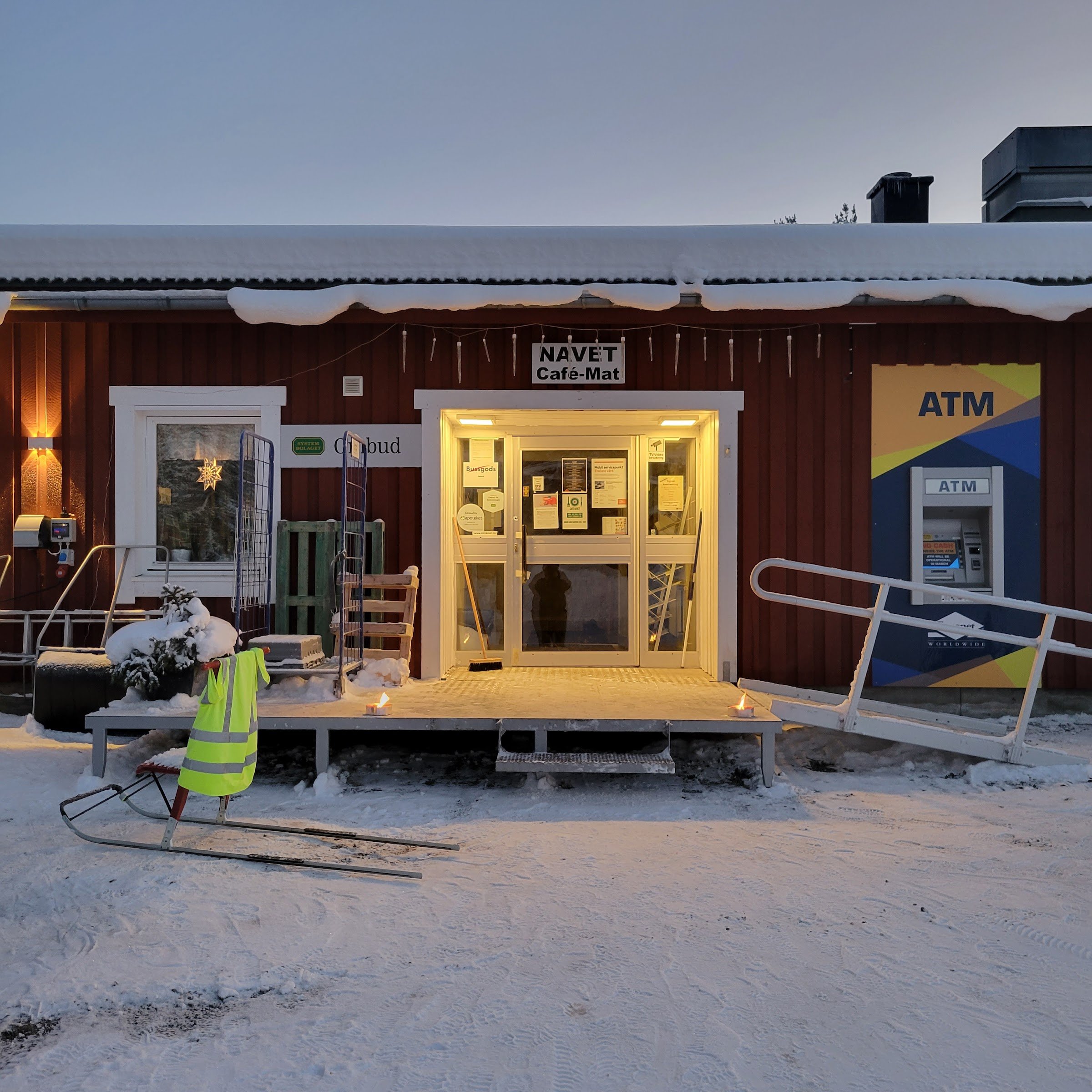 Handlar´n Moskosel och Café Navet